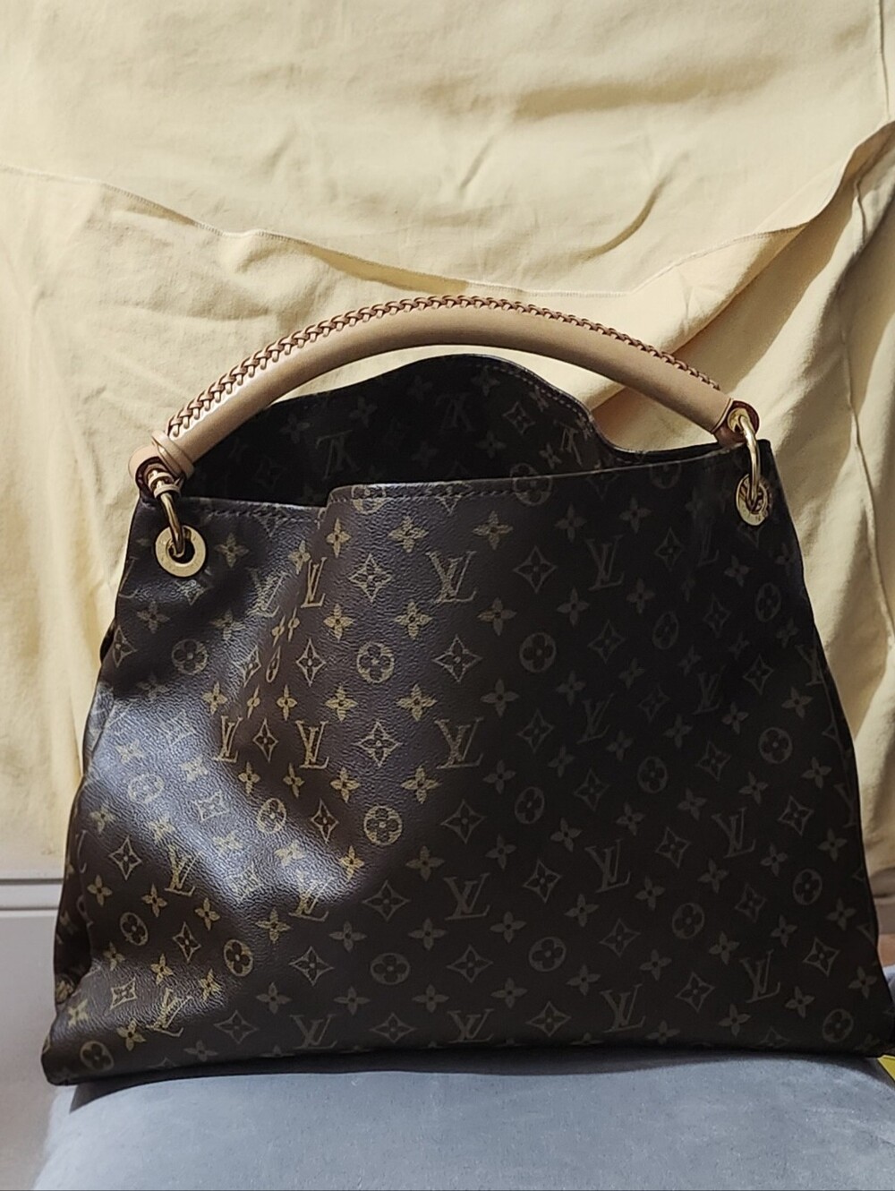 Louis Vuitton Monogram Canvas Shoulder Bag with Natural Leather Handle